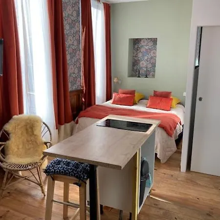 Apartment Maison De Famille Oloron-Sainte-Marie